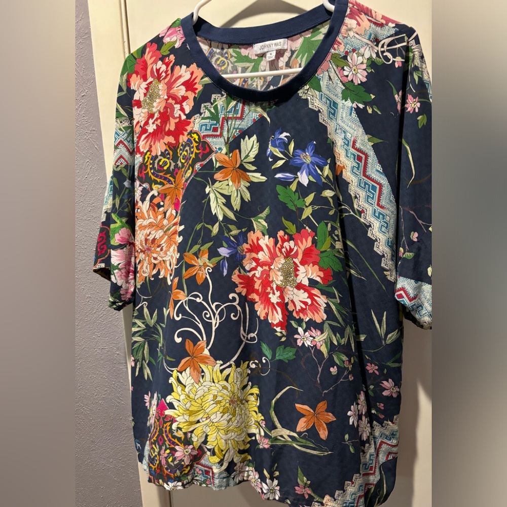 Johnny Was Silk Top -Size XL EUC